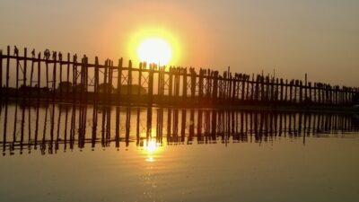 auringonlaku, U Bein Bridge, Mandalay.