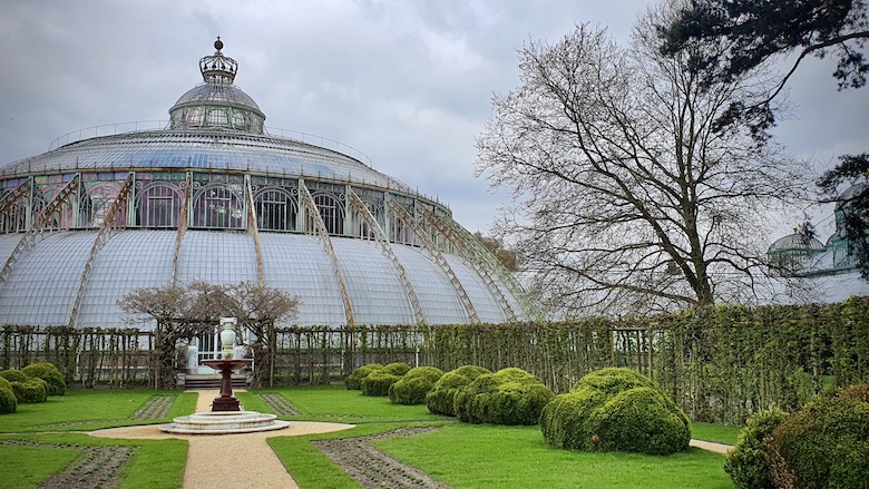Brysselin kuninkaallisen puutarhan isoin lasikupoli.