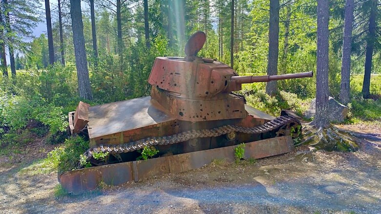 Tuhottu panssarivaunu. Tuhottu panssarivaunu.
